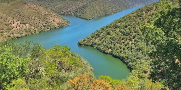 Host and Guest Social Exchange in Developing Tourist Sites: The Case of the International Tagus Natural Park