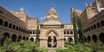 Religious Experiences of Travellers Visiting the Royal Monastery of Santa María de Guadalupe (Spain)
