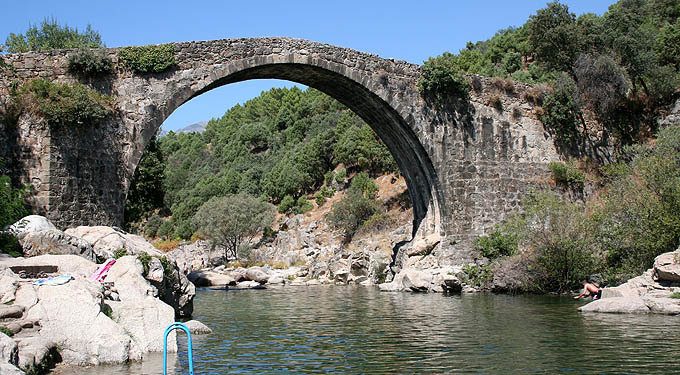 La comarca como ámbito de intervención en los programas de desarrollo rural. El Estudio de caso de la comarca de La Vera (Extremadura, España).