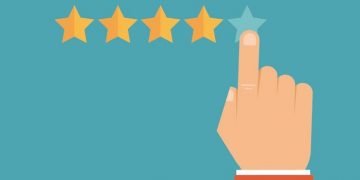 What factors contribute to the socioeconomic and socioenvironmental valorisation of heritage sites?